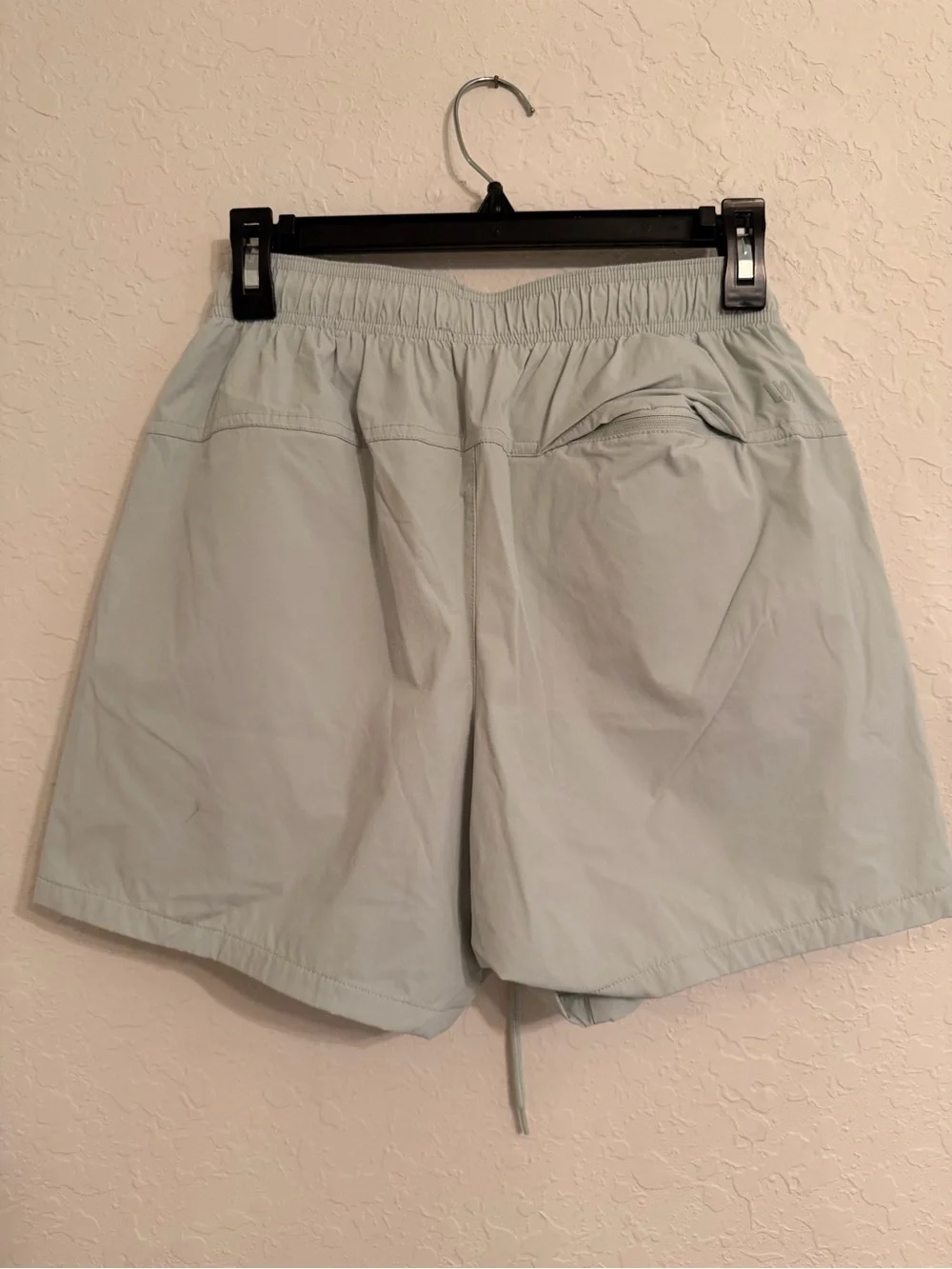 VRST Men’s Small Light Gray Athletic Running Shorts Zip Pocket
